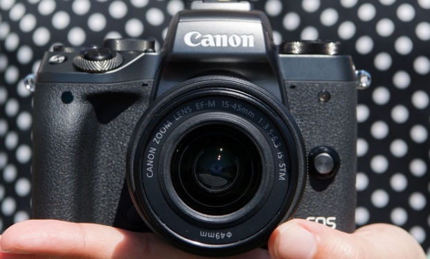 Canon EOS M5 Canon EOS M5