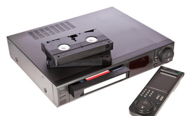 un vecchio videoregistratore un vecchio videoregistratore