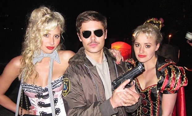 Zac Efron in versione poliziotto Zac Efron in versione poliziotto
