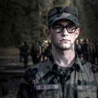 Gordon-Levitt in "Snowden"