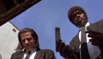 Un'inquadratura dal basso estremamente angolata in Pulp Fiction Un'inquadratura dal basso estremamente angolata in Pulp Fiction