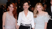 Kristen Stewart, Juliette Binoche e Chloë Grace Moretz in "Sils Maria" Kristen Stewart, Juliette Binoche e Chloë Grace Moretz in "Sils Maria"