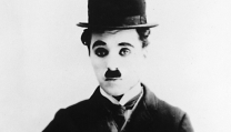 Charlie Chaplin nei panni di Charlot Charlie Chaplin nei panni di Charlot