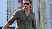 Chris Hemsworth sul set di Cyber, nuovo film di Michael Mann Chris Hemsworth sul set di Cyber, nuovo film di Michael Mann