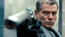 Pierce Brosnan in azione Pierce Brosnan in azione
