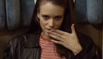 Stacy Martin in Nymphomaniac di Lars Von Trier Stacy Martin e Tom Hiddleston nel nuovo film di Ben Wheatley, High-Wire, Il Condominio, tratto da un romanzo di Ballard