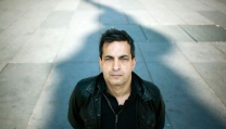 Sylvain George premiato per NUIT OBSCURE - FEUILLETS SAUVAGES Sylvain George premiato per NUIT OBSCURE - FEUILLETS SAUVAGES