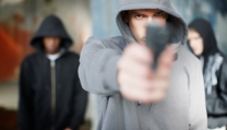 Teenager attaccano il cinema in Florida Teenager attack
