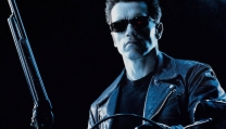 Arnold Schwarzenegger nei panni del cyborg T-800 Arnold Schwarzenegger nei panni del cyborg T-800