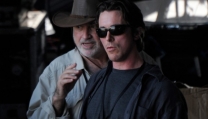 Terrence Malick e Christian Bale sul set di Knight of Cups Terrence Malick e Christian Bale sul set di Knight of Cups