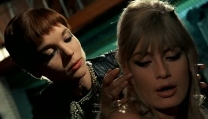 Una scena di "Una sull'altra" Una scena di "Una sull'altra"