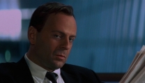 Bruce Willis in versione "sciacallo" Bruce Willis in versione "sciacallo"
