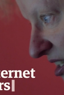 Un poster di Internet Warriors
