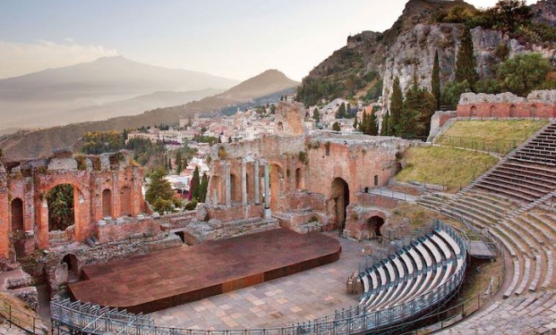 Il teatro antico di Taormina Il teatro antico di Taormina