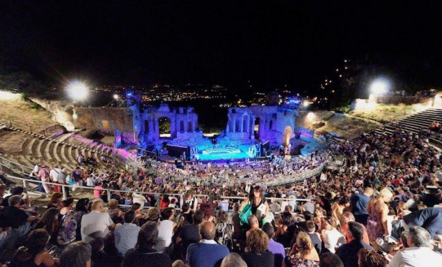 Il teatro antico a Taormina Il teatro antico a Taormina