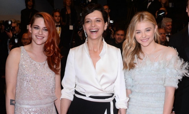 Kristen Stewart, Juliette Binoche e Chloë Grace Moretz in "Sils Maria" Kristen Stewart, Juliette Binoche e Chloë Grace Moretz in "Sils Maria"