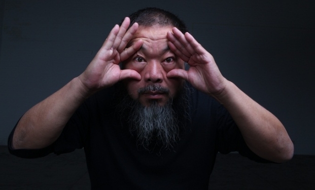 Il controverso artista cinese Ai Weiwei Il controverso artista cinese Ai Weiwei