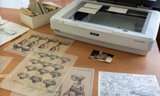 I disegni di E.T. acquisiti con lo scanner Epson 12000XL PRO I disegni di E.T. acquisiti con lo scanner Epson 12000XL PRO