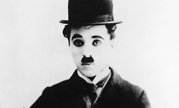 Charlie Chaplin nei panni di Charlot Charlie Chaplin nei panni di Charlot