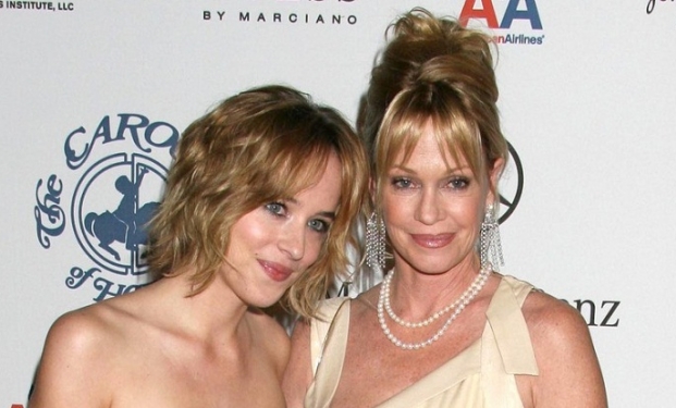 Dakota Johnson con la mamma Melanie Griffith Dakota Johnson con la mamma Melanie Griffith