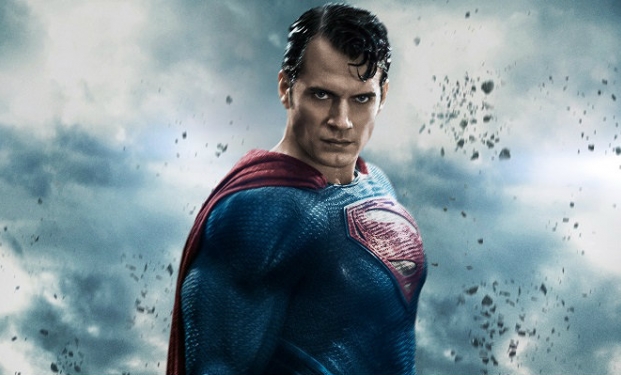 Henry Cavill è Superman in Man of Steel Henry Cavill è Superman in Man of Steel