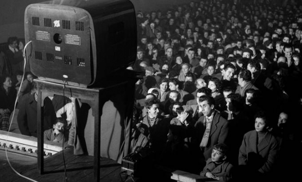 la sala cinematografica la sala cinematografica