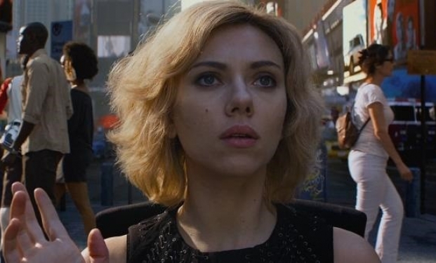 Lucy di Luc Besson Lucy di Luc Besson