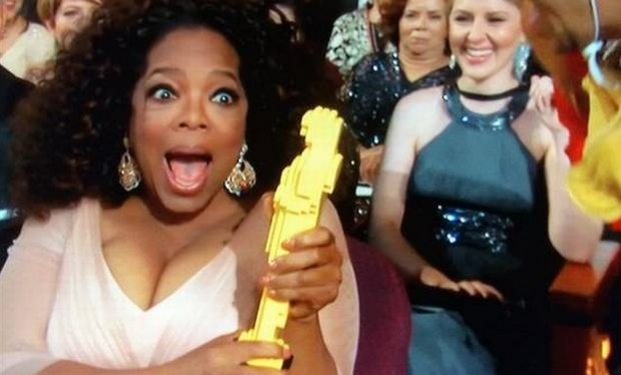 Oprah Winfrey col suo finto Oscar di Lego