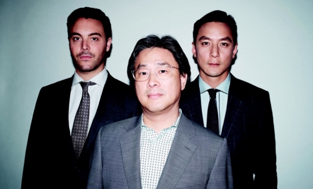 Park Chan-wook con Jack Huston e Daniel Wu Park Chan Wook dirige A rose reborn per Ermenegildo Zegna