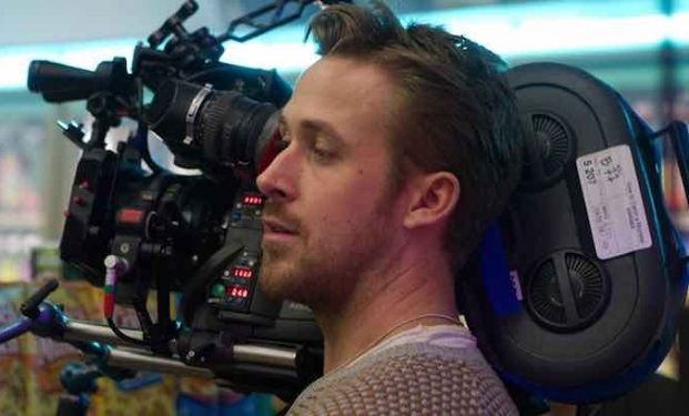 Ryan Gosling mentre dirige Lost River Ryan Gosling mentre dirige Lost River