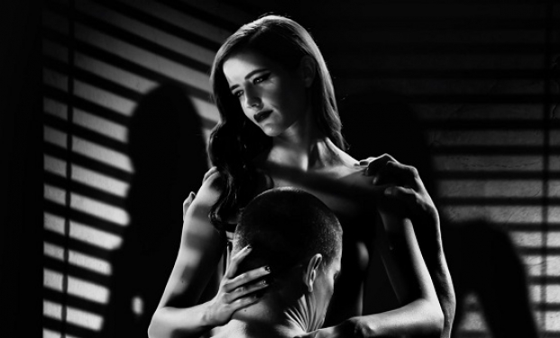 una scena di "Sin City" una scena di "Sin City"