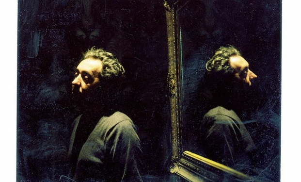 Una delle foto in mostra, su Paolo Sorrentino Una delle foto in mostra, su Paolo Sorrentino