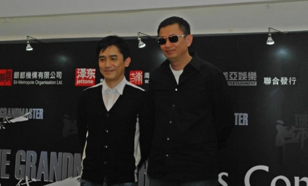 Tony Leung e Wong Kar-wai alla presentazione di The Grandmaster Tony Leung Chiu-Wai, Gianna Jun e Takeshi Kaneshiro di nuovo con Wong Kar-wai per The Ferryman
