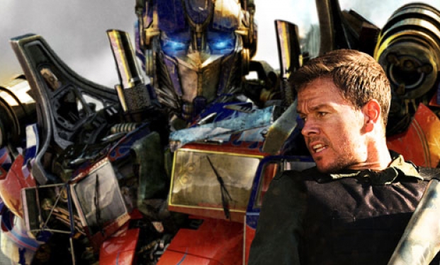 una scena di Transformers IV una scena di Transformers IV