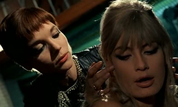 Una scena di "Una sull'altra" Una scena di "Una sull'altra"