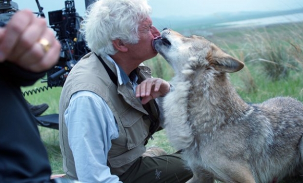Jean Jacques Annaud e il lupo Jean Jacques Annaud e il lupo